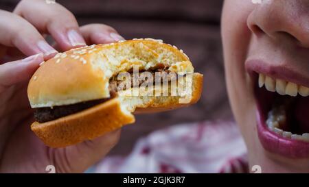 Köstlicher Burger Favorit der meisten Menschen Stockfoto