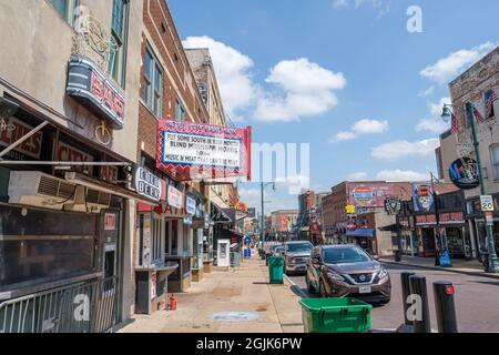 MEMPHIS, TN, USA - 1. SEPTEMBER 2021: Historische Beale Street in Downtown Memphis Stockfoto