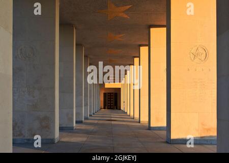 Der Haupteingang des Zweiten Weltkriegs Henri-Chapelle American Cemetery and Memorial in Plombieres (Lüttich), Belgien Stockfoto