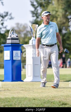 Jennings, USA. September 2021. 10. September 2021: Tom Byrum aus San Antonio Texas vom ersten Abschlag während der ersten Runde des Ascension Charity Classic im Norwood Hills Country Club in Jennings, MO Richard Ulreich/CSM Credit: CAL Sport Media/Alamy Live News Stockfoto