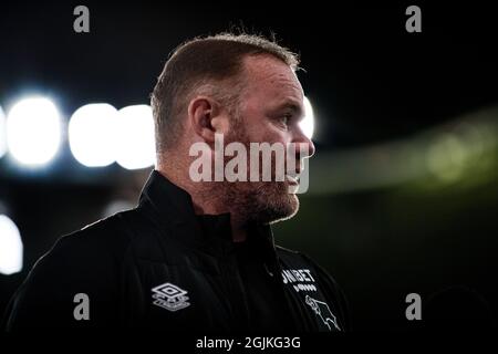 Derby County Manager Wayne Rooney im Pride Park Stadium. Derby County 3-3 Salford City. 10. August 2021. Stockfoto