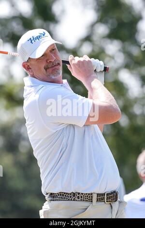 Jennings, USA. September 2021. 10. September 2021: Tom Gillis vom Lake Orion Michigan vom ersten Abschlag während der ersten Runde des Ascension Charity Classic im Norwood Hills Country Club in Jennings, MO Richard Ulreich/CSM Credit: CAL Sport Media/Alamy Live News Stockfoto