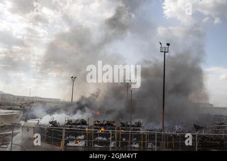 Polizei, Feuerwehrleute und Nationalgarde nehmen an Bränden in Ciudad Juarez Chihuahua Mexico Teil, einer Grenzstadt an der Grenze zu El Paso Texas, USA Stockfoto