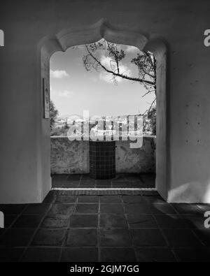 Fenster mit Blick auf das Mission Valley von Presidio Stockfoto