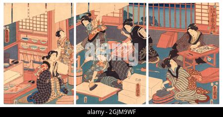 Japanische Frauen in Kimonos machen Bilder. Einzigartige optimierte und verbesserte Version einer japanischen Holzschnitt-Illustration aus dem 19. Jahrhundert in Triptychon. Stockfoto