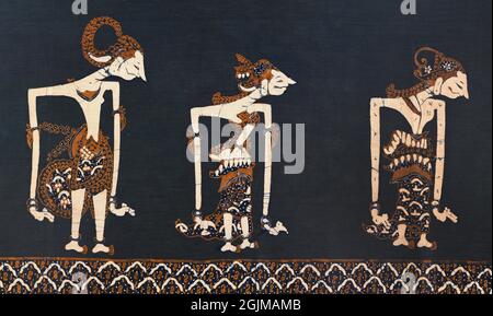 Detail einer indonesischen Batik-Tafel aus Java... mit Darstellung von Wayang-Marionetten, wahrscheinlich 19. Jahrhundert. Java, Indonesien Stockfoto