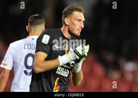 Benevento, Italien. September 2021. Andrea Paleari Spieler von Benevento, während des Spiels der italienischen Serie B Meisterschaft zwischen Benevento gegen Lecce Endergebnis 0-0, Spiel im Ciro Vigorito Stadium gespielt. Benevento, Italien, 10. September 2021. (Foto von Vincenzo Izzo/Sipa USA) Quelle: SIPA USA/Alamy Live News Stockfoto