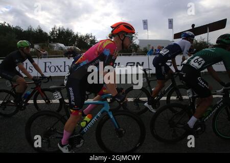 Gateshead, Großbritannien, 10.. September 2021, Etappe 6 der Tour of Britain 2021 mit dem Fahrrad vorbei an Anthony Gormleys weltberühmter Skulptur „Engel des Nordens“, Quelle: DEW/Alamy Live News Stockfoto