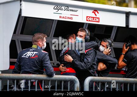 Monza, Italien. September 2021. Art Grand Prix feiert den Sieg beim 5. Lauf der FIA Formel 2 Meisterschaft 2021 vom 9. Bis 12. September 2021 auf dem Autodromo Nazionale di Monza, in Monza, Italien - Foto Florent Gooden / DPPI Credit: DPPI Media/Alamy Live News Stockfoto