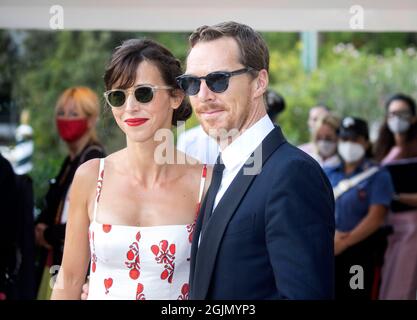 Der Schauspieler Benedict Cumberbatch und seine Frau Sophie Hunter beim 78. Filmfestival in Venedig. Stockfoto