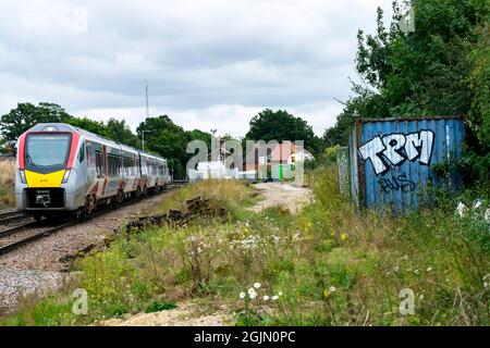 GreaterAnglia-Personenzug auf der Ost-Suffolk-Nebenstrecke durch Westerfield in Richtung Ipswich. Stockfoto