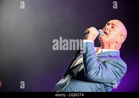 10. September 2021, Leeds, South Yorkshire, U.K: Go West Performing at , 80s Classical Concert , Leeds Millenium Square , UK , 10.09.2021 (Bildnachweis: © Robin Burns/ZUMA Press Wire) Stockfoto