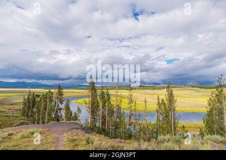Der Yellowstone River schlängelt sich durch das wunderschöne Heyden Valley Stockfoto