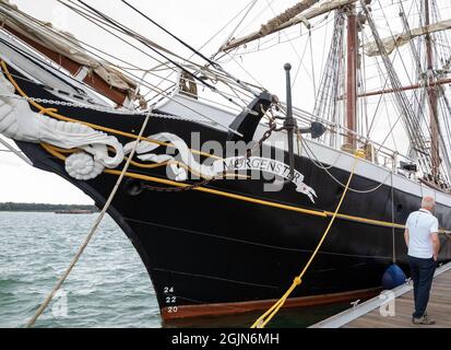 Southampton, Großbritannien. September 2021. Morgenster vertäute auf der 52. Internationalen Bootsausstellung in Southampton. In diesem Jahr gibt es über 300 Boote auf einer eigens gebauten Marina zu sehen, die alles von Stand-up-Paddle-Boards bis hin zu Superyachten bietet, es gibt ein Boot für jeden, Handelsstände, Kleidung und alles, was Bootfahren bedeutet. Kredit: Keith Larby/Alamy Live Nachrichten Stockfoto