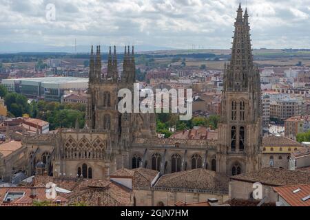 Außenansicht der wunderschönen Kathedrale von Burgos in Castilla Leon, Spanien. Stockfoto