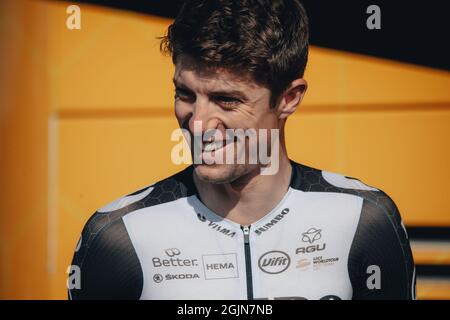 6. September 2021; Sherford nach Exeter, Devon, England: Die AJ Bell Tour of Britain, Etappe 2 Sherford nach Exeter. George Bennett. Stockfoto