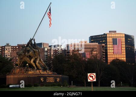 Arlington, Virginia, USA. September 2021. Blick auf das Marine Corps war Memorial am Morgen des 20. Jahrestages des Jahres 9/11 in Arlington, Virginia, am 11. September 2021. Kredit: Mpi34/Media Punch/Alamy Live Nachrichten Stockfoto