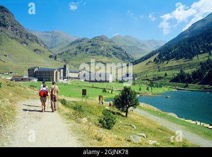 Überblick. Valle de Nuria, Provinz Gerona, Katalonien, Spanien. Stockfoto