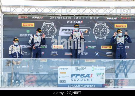 Podium Course 1, 05 CAPIETTO Macéo (FRA),FFSA F4 Academy , 09 MASSON Esteban (FRA),FFSA F4 Academy, 22 LIGIER Daniel (FRA),FFSA F4 Academy 10 GIUSTI Alessandro (FRA),FFSA F4 Academy Action, Portrait, während der 4. Runde des Championnat de France FFSA F4 2021, vom 10. Bis 12. September, 2021 auf dem Circuit de Lédenon, in Lédenon, Frankreich - Foto Marc de Mattia / DPPI Stockfoto