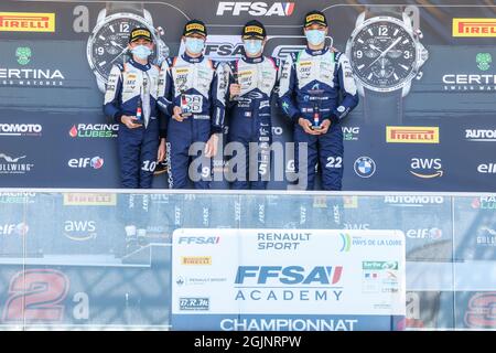 Podium Course 1, 05 CAPIETTO Macéo (FRA),FFSA F4 Academy , 09 MASSON Esteban (FRA),FFSA F4 Academy, 22 LIGIER Daniel (FRA),FFSA F4 Academy 10 GIUSTI Alessandro (FRA),FFSA F4 Academy Action, Portrait, während der 4. Runde des Championnat de France FFSA F4 2021, vom 10. Bis 12. September, 2021 auf dem Circuit de Lédenon, in Lédenon, Frankreich - Foto Marc de Mattia / DPPI Stockfoto