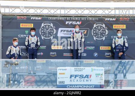 Podium Course 1, 05 CAPIETTO Macéo (FRA),FFSA F4 Academy , 09 MASSON Esteban (FRA),FFSA F4 Academy, 22 LIGIER Daniel (FRA),FFSA F4 Academy 10 GIUSTI Alessandro (FRA),FFSA F4 Academy Action, Portrait, während der 4. Runde des Championnat de France FFSA F4 2021, vom 10. Bis 12. September, 2021 auf dem Circuit de Lédenon, in Lédenon, Frankreich - Foto Marc de Mattia / DPPI Stockfoto