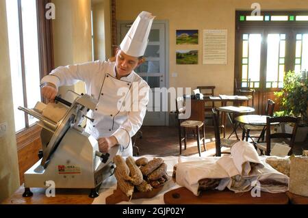 Magliano Alfieri (Cuneo, Piemont, Italien), das Restaurant des Bauernhofes Cascina del Cornale Stockfoto