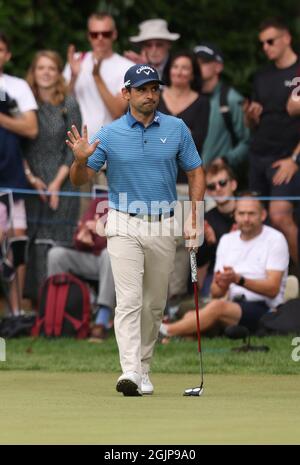 Südafrikas Christiaan Bezuidenhout auf dem 17. Green am dritten Tag der BMW PGA Championship im Wentworth Golf Club, Virginia Water. Bilddatum: Samstag, 11. September 2021. Stockfoto