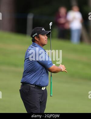 Thailands Kiradech Aphibarnrat am 4. Tag der BMW PGA Championship im Wentworth Golf Club, Virginia Water. Bilddatum: Samstag, 11. September 2021. Stockfoto