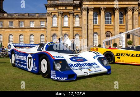 Der #17 Rothmans Porsche 962C LH (Chassis #006) wurde am 5. September 2021 beim Concours d’Elegance im Blenheim Palace gezeigt Stockfoto