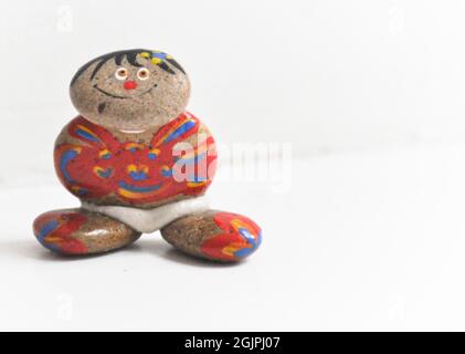 Steinmännchen-Kreationen von den Whinns, Isle of Arran. Handgefertigt in der Whinns Craft Workshop, Lochranza, Isle of Arran, Schottland Stockfoto