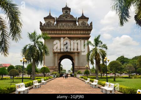 Patuxai, Victory Gate or Gate of Triump, Monument Aux Morts, Kriegsdenkmal im Zentrum von Vientiane, Laos Stockfoto