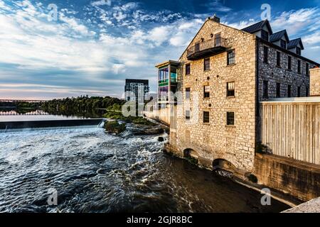 Cambridge Mill am Grand River in Waterloo, Ontario, Kanada. Stockfoto