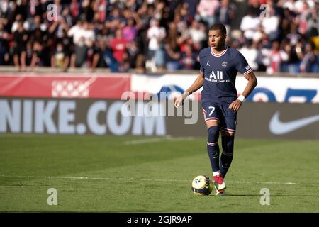 Paris, Frankreich. September 2021. Paris SG Stürmer KYLIAN MMAPPE in Aktion während der französischen Fußballmeisterschaft isst Ligue 1 Uber zwischen Paris Saint Germain und Clermont im Stadion Parc des Princes - Paris Frankreich.Paris SG gewann 4:0 (Bildquelle: © Pierre Stevenin/ZUMA Press Wire) Stockfoto