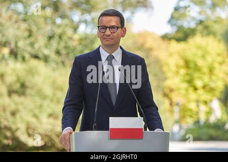 Warschau, Masowien, Polen. September 2021. Premierminister MATEUSZ MORAWIECKI traf sich in Warschau mit Bundeskanzlerin ANGELA MERKEL. Dies ist Angela MERKEL letzte Reise nach Polen als Bundeskanzlerin der Bundesrepublik Germany.in das Bild: MATEUSZ MORAWIECKI (Foto: © Hubert Mathis/ZUMA Press Wire) Stockfoto