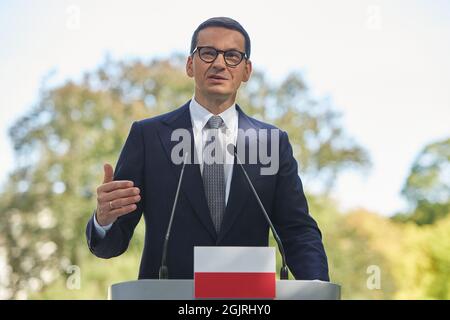 Warschau, Masowien, Polen. September 2021. Premierminister MATEUSZ MORAWIECKI traf sich in Warschau mit Bundeskanzlerin ANGELA MERKEL. Dies ist Angela MERKEL letzte Reise nach Polen als Bundeskanzlerin der Bundesrepublik Germany.in das Bild: MATEUSZ MORAWIECKI (Foto: © Hubert Mathis/ZUMA Press Wire) Stockfoto