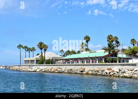 REDONDO BEACH, CALIFORNIA - 10 SEP 2021: Joe's Crab Shack in Redondo Beach am Pacific Coast Highway und Portofino Way. Stockfoto