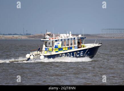 11/09/2021River Thames Gravesend Großbritannien. Das Metropolitan Police Boat Patrick Colquhoun II ist auf der Themse bei Gravesend abgebildet. Stockfoto