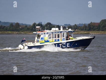 11/09/2021River Thames Gravesend Großbritannien. Das Metropolitan Police Boat Patrick Colquhoun II ist auf der Themse bei Gravesend abgebildet. Stockfoto