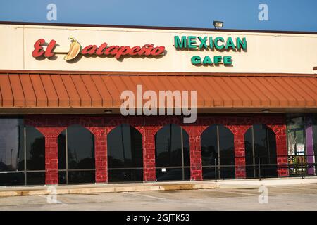 Humble, Texas USA 11-20-2019: El Jalapeno Mexican Cafe Restaurant in Humble, TX. Tex-Mex-Geschäft an der FM 1960 in Humble, Texas. Gegründet 2004. Stockfoto