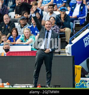 (210912) -- LEICESTER (GROSSBRITANNIEN), 12. September 2021 (Xinhua) -- der Manager von Leicester City, Brendan Rodgers, reagiert während des Premier League-Spiels zwischen Leicester City und Manchester City in Leicester, Großbritannien, am 11. September 2021. (XINHUA) NUR ZUR REDAKTIONELLEN VERWENDUNG. NICHT ZUM VERKAUF FÜR MARKETING- ODER WERBEKAMPAGNEN. KEINE VERWENDUNG MIT NICHT AUTORISIERTEN AUDIO-, VIDEO-, DATEN-, REGALLISTEN-, CLUB/LEAGUE-LOGOS ODER „LIVE“-DIENSTEN. ONLINE-IN-MATCH-NUTZUNG AUF 45 BILDER BESCHRÄNKT, KEINE VIDEOEMULATION. KEINE VERWENDUNG BEI WETTEN, SPIELEN ODER VERÖFFENTLICHUNGEN EINZELNER CLUBS/VEREINE/VEREINE/SPIELER. Stockfoto