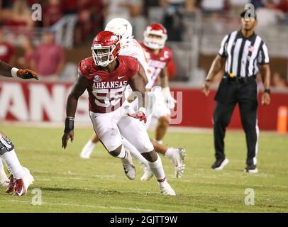 11. September 2021: Tre Williams #55 Arkansas Defensive End steht vor der Tür. Arkansas besiegte Texas 40-21 in der US-Bundesstaaten-Region, Richey Miller/CSM Stockfoto