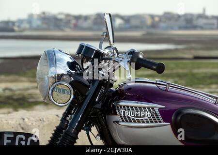 1963 Triumph Trophy beim Mile Beach Race 2021. Motorrad Sprint Rennen auf Margate Sands Beach Thanet Kent UK Stockfoto