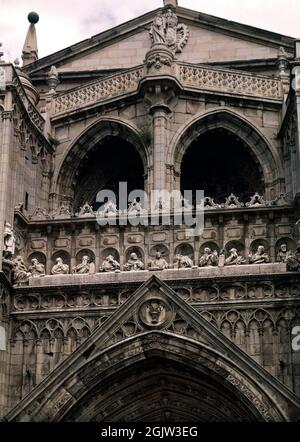 PARTE SUPERIOR DE LA FACHADA PRINCIPAL. Lage: CATEDRAL-EXTERIOR. Toledo. SPANIEN. Stockfoto