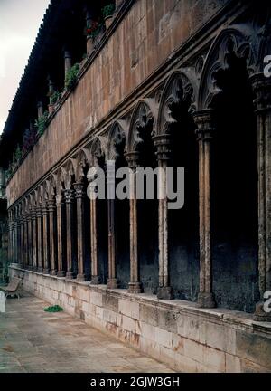 ARQUERIA GOTICA DEL CLAUSTRO DE LA IGLESIA DE SAN FRANCISCO DE PALMA DE MALLORCA CONSTRUIDO ENTRE LOS SIGLOS XIV Y XV. ORT: IGLESIA DE SAN FRANCISCO. Palma. MALLORCA. SPANIEN. Stockfoto