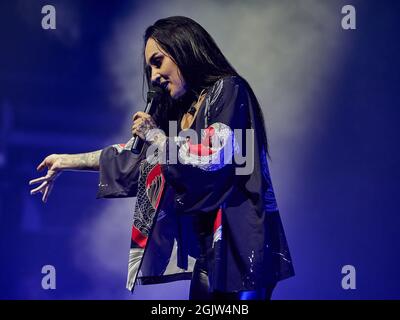 Moskau, Russland. September 2021. Tatiana Shmayljuk von der Jinjer Band spielt live auf der Bühne des Moskauer 1930. (Foto von Mihail Siergiejevicz/SOPA IMAG/Sipa USA) Quelle: SIPA USA/Alamy Live News Stockfoto