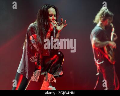 Moskau, Russland. September 2021. Tatiana Shmayljuk von der Jinjer Band spielt live auf der Bühne des Moskauer 1930. (Foto von Mihail Siergiejevicz/SOPA IMAG/Sipa USA) Quelle: SIPA USA/Alamy Live News Stockfoto