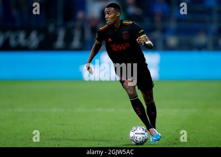 ZWOLLE, NIEDERLANDE - 11. SEPTEMBER: Ryan Gravenberch von Ajax während des niederländischen Eredivisie-Spiels zwischen PEC Zwolle und Ajax am 11. September 2021 im MAC³PARK-Stadion in Zwolle, Niederlande (Foto: Peter Lous/Orange Picles) Stockfoto