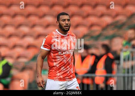 Blackpool, Großbritannien. September 2021. Keshi Anderson #10 von Blackpool während des Spiels in Blackpool, Großbritannien am 9/11/2021. (Foto von Mark Cosgrove/News Images/Sipa USA) Quelle: SIPA USA/Alamy Live News Stockfoto