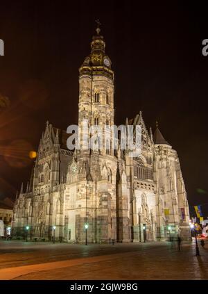 Die Kathedrale von St. Elisabeth bei Nacht. Gotische Kathedrale in Kosice. Slowakei. Stockfoto