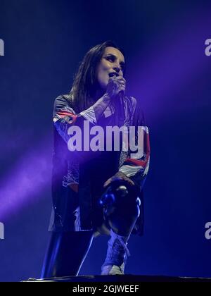 Moskau, Russland. September 2021. Tatiana Shmayljuk von der Jinjer Band spielt live auf der Bühne des Moskauer 1930. Kredit: SOPA Images Limited/Alamy Live Nachrichten Stockfoto